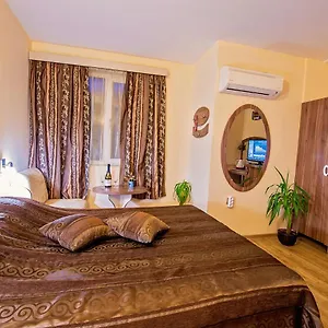 Otel Color ***